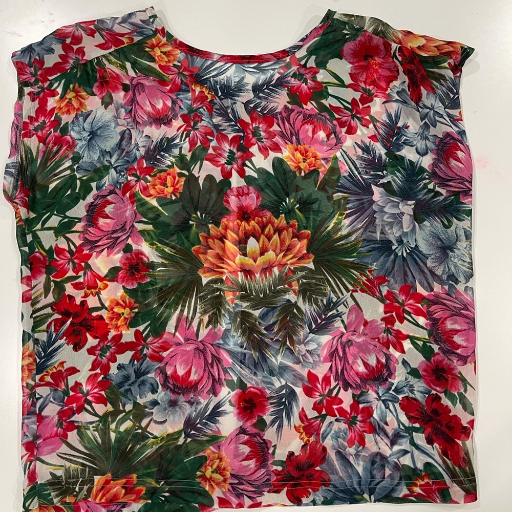 floral crop top with slit at the back